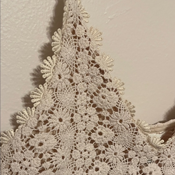 NWOT Beige Floral Crochet Lace Top - Picture 3 of 6